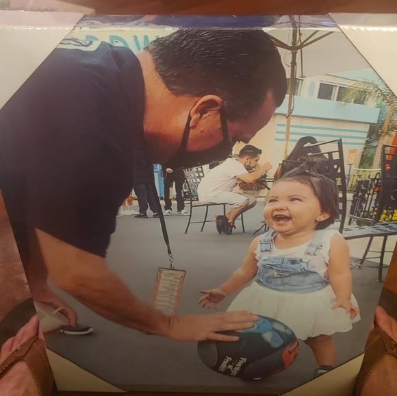 Profile Picture of Aaron Capelouto (@aaroncapelouto) on Poshmark