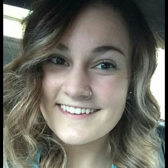 Profile Picture of Katelyn Larsen (@katttieq) on Poshmark