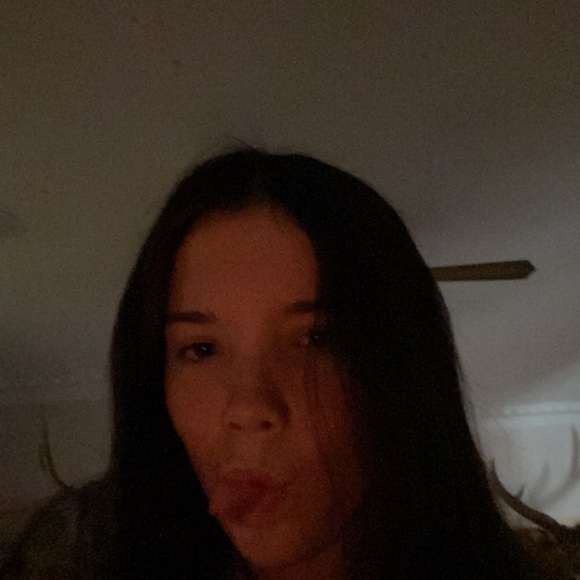 Profile Picture of Paige Vincent (@paigevincent855) on Poshmark