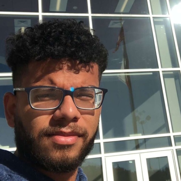 Profile Picture of Bryan Fuentes (@bryanapple1017) on Poshmark