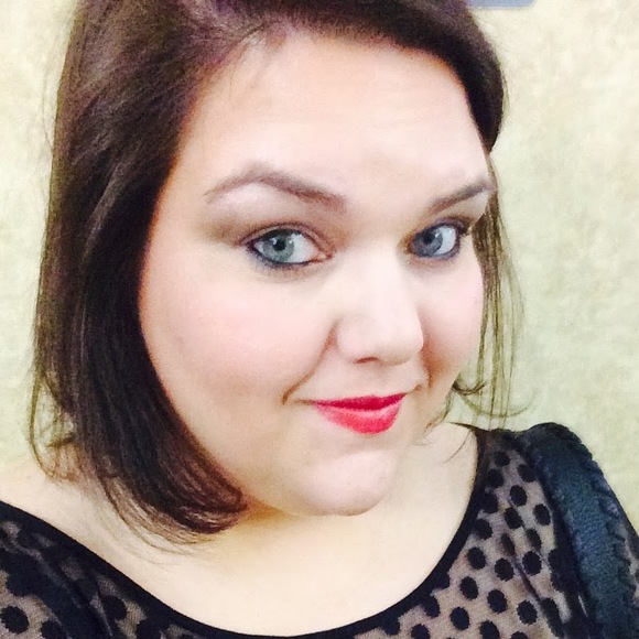 Profile Picture of Lauren Etheridge (@letheri1) on Poshmark