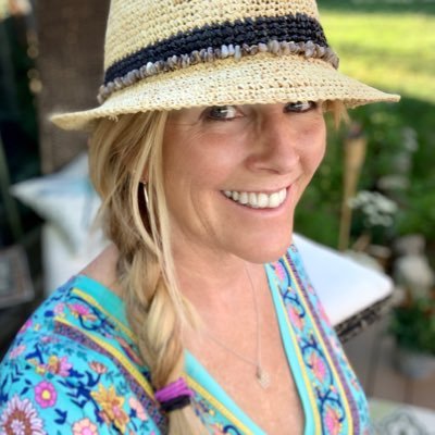 Profile Picture of Angie Robinson (@SteamboatPowGal) on Twitter