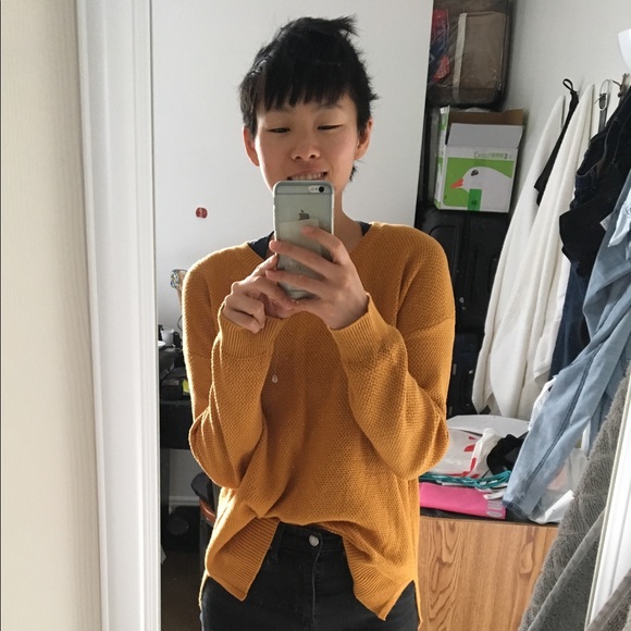 Profile Picture of Chris Lin (@liangxinnnnn) on Poshmark