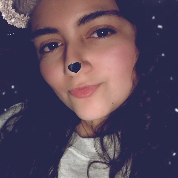 Profile Picture of Key Zak (@keyzak7) on Poshmark