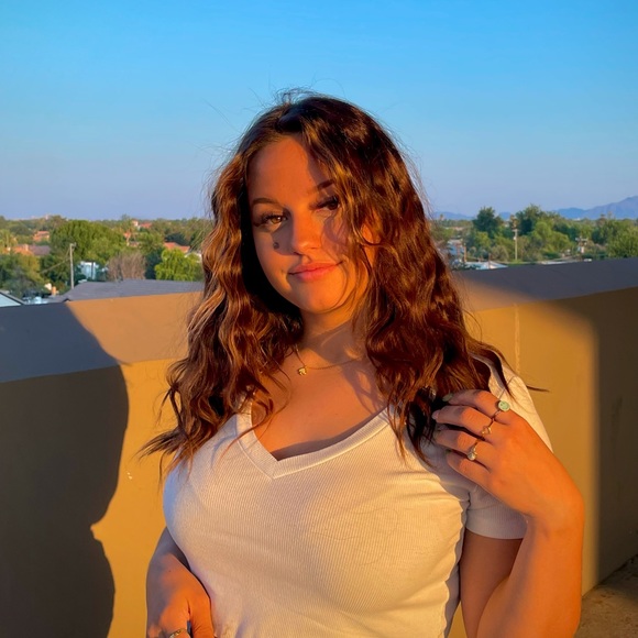 Profile Picture of Breanna Tschoepe (@breannatschoepe) on Poshmark