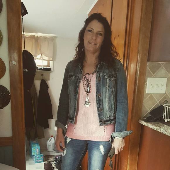Profile Picture of Kelly Tuttle (@kellytuttle1967) on Poshmark
