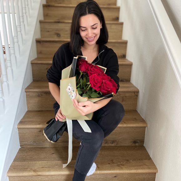 Profile Picture of Daniella Shontsevoy (@dshonts916) on Poshmark