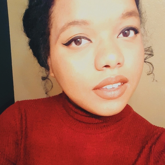 Profile Picture of Laurin Jackson (@soulhaze) on Poshmark