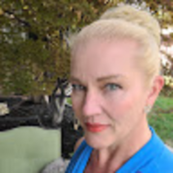 Profile Picture of Stephanie lou Haymond (@minervarocks) on Poshmark