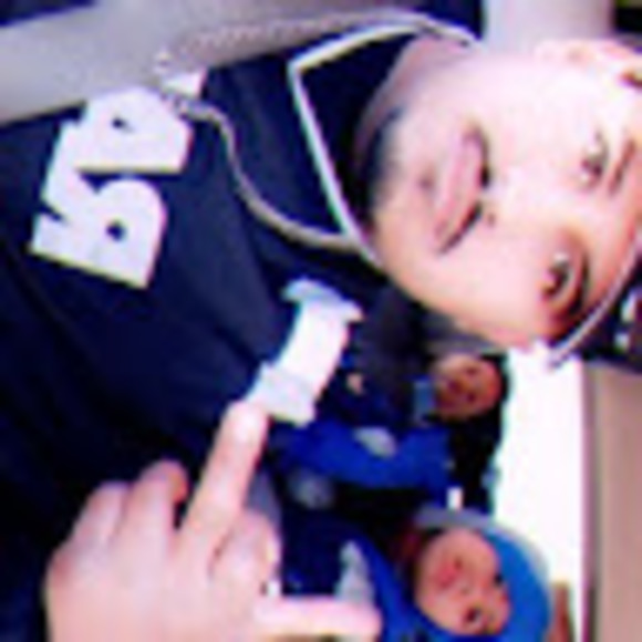 Profile Picture of Carlos Mandujano (@mandujano2292) on Poshmark