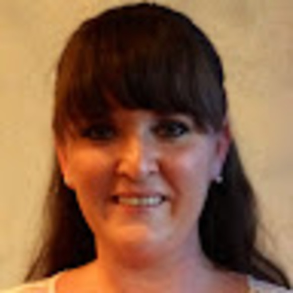 Profile Picture of Jacquelynne Shinault (@jacqshin) on Poshmark