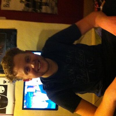 Profile Picture of Benjamin Staples (@Ben10robotsrere) on Twitter