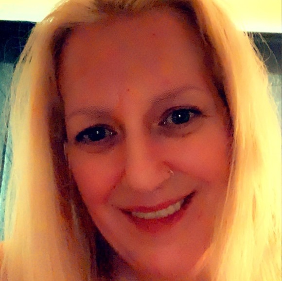 Profile Picture of Kimberly Conklin (@destinyloveyou) on Poshmark