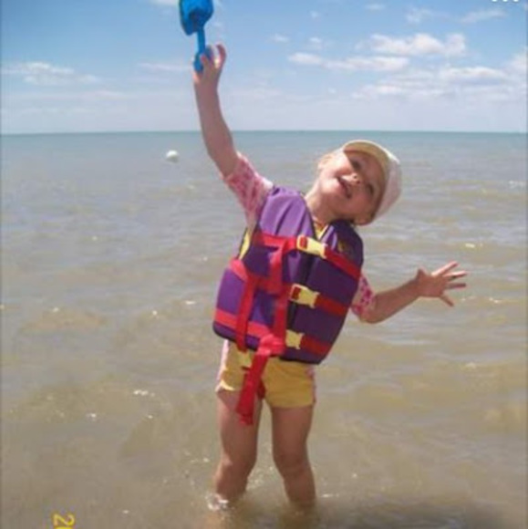 Profile Picture of Ayla Foale (@aylafoale) on Poshmark