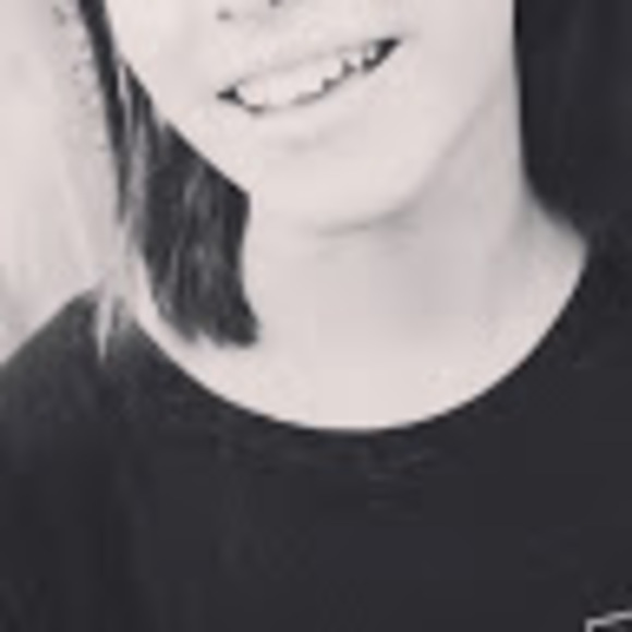 Profile Picture of Clara Cantin (@kurara03033) on Poshmark