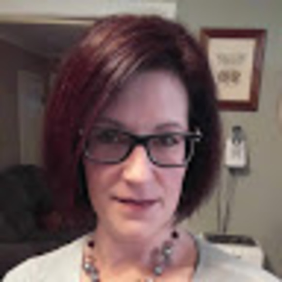 Profile Picture of Susan Freudenthal (@sfreudenthal) on Poshmark