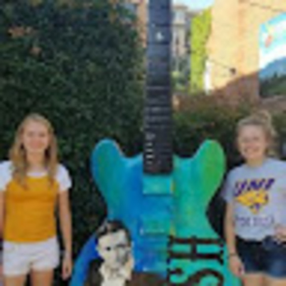 Profile Picture of Natalie Steva (@nataliesteva) on Poshmark