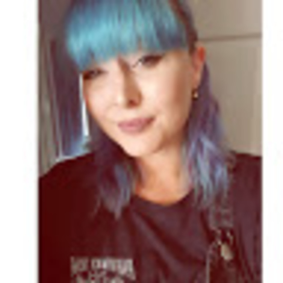 Profile Picture of Jemma Thomas (@jemmathomas) on Poshmark