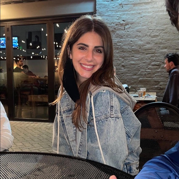 Profile Picture of Jessica Pietro (@j_pietro) on Poshmark