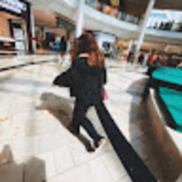 Profile Picture of Loralei Ackerman (@loraleia) on Poshmark