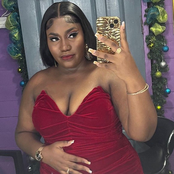 Profile Picture of Rodman Lina (@rodman_lina) on Poshmark