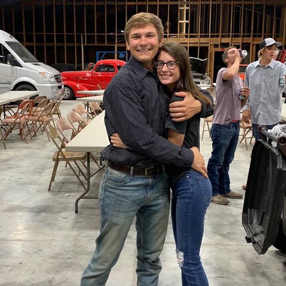 Profile Picture of Kaitlyn Enderlin (@kaitlynenderlin) on Poshmark