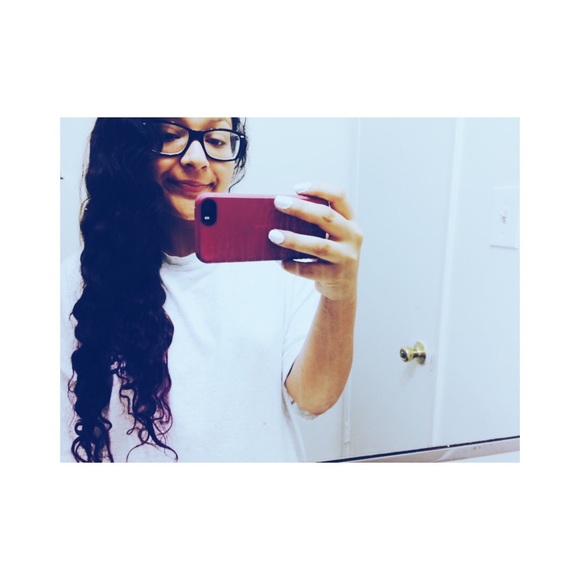 Gussie Bravo - Poshmark Profile Picture of Gussie Bravo (@munchiebravo) on Poshmark