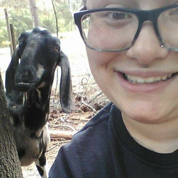 Profile Picture of Sarah Pratz (@raccooncove) on Poshmark