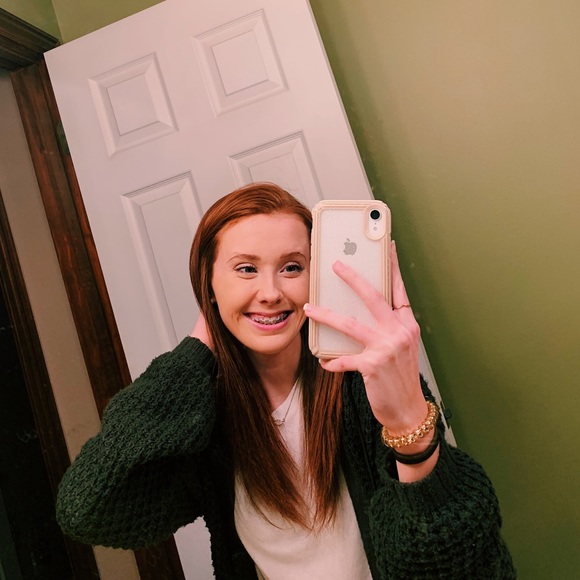 Profile Picture of Marley Seaton (@marleyseaton) on Poshmark