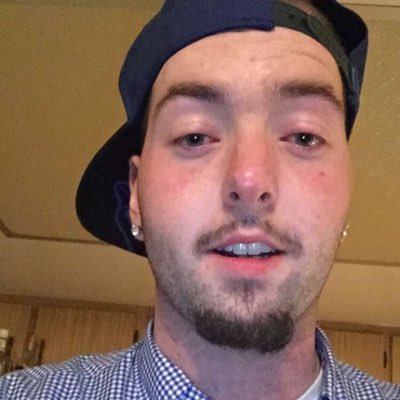 Profile Picture of Zach Wirth (@ZekethaVillain) on Twitter