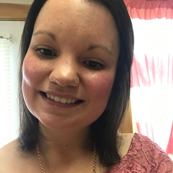 Profile Picture of Cassandra Neal (@heymancm27) on Poshmark