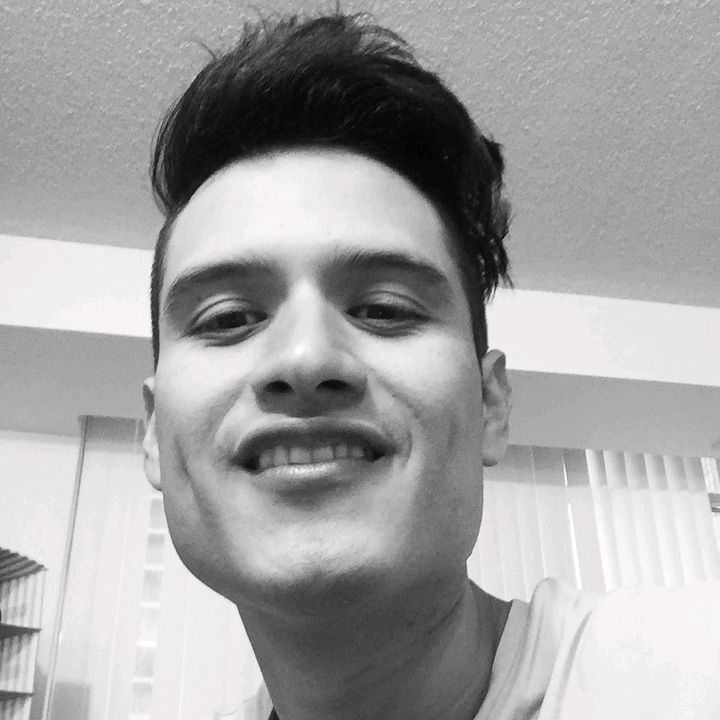 Profile Picture of dougiiedresser (@dougluna) on Tiktok