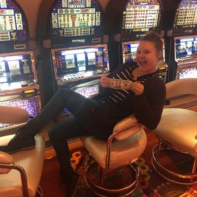 Profile Picture of Julia Delorme (@juliadelorme) on Twitter
