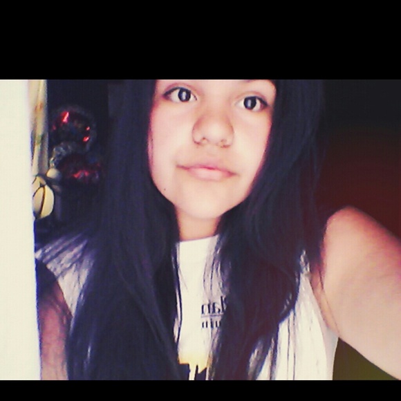 Profile Picture of Bianca Camacho (@biaxnca) on Poshmark