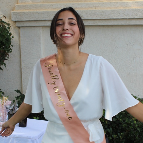 Profile Picture of Anna Regula (@annaregula) on Poshmark