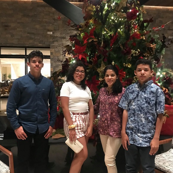 Laura Sitkiewicz - Poshmark Profile Picture of Laura Sitkiewicz (@rainbows184) on Poshmark