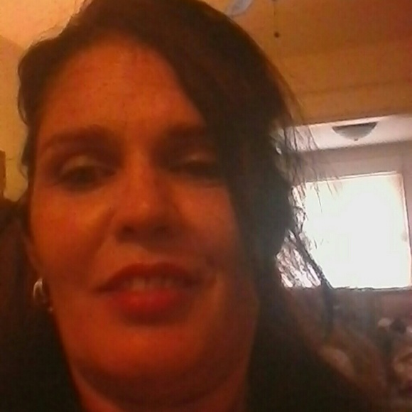 Profile Picture of Shannen Marchese (@shannenmkz) on Poshmark