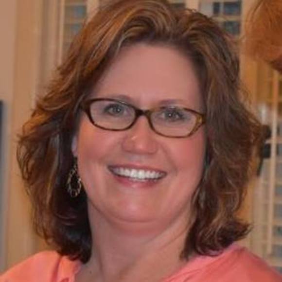 Kelly Handly - Poshmark Profile Picture of Kelly Handly (@kbhandly) on Poshmark