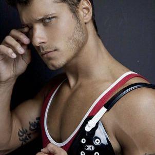 Profile Picture of Justin Fein (@SuperFlyEL) on Twitter