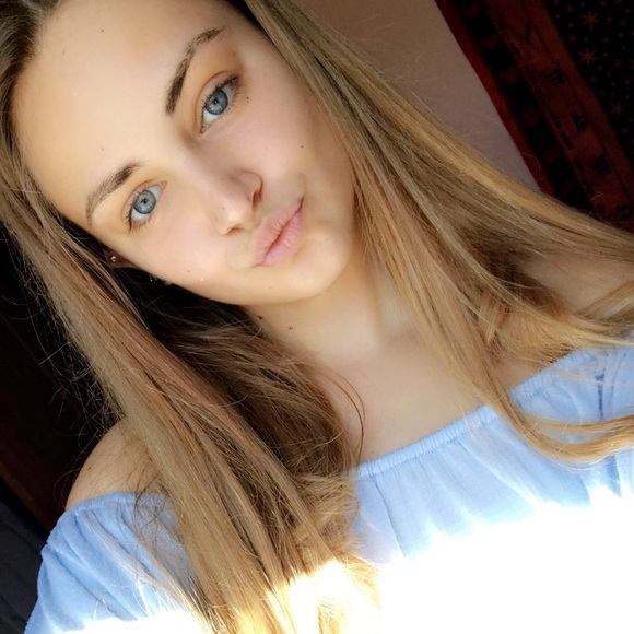 Profile Picture of Bryn Mancarella (@brynmance) on Poshmark