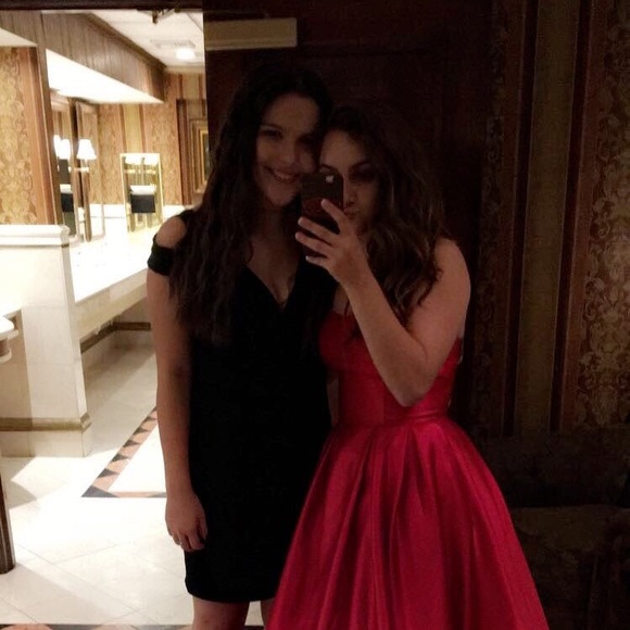 Profile Picture of Emma Spadone (@espadone) on Poshmark