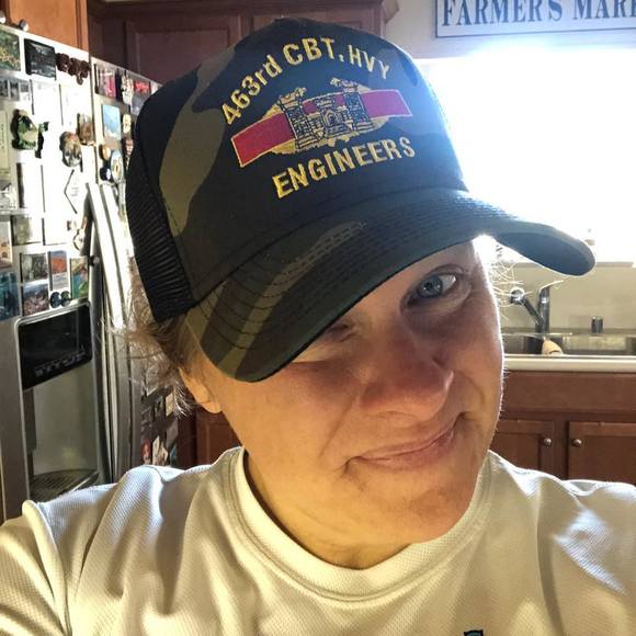 Profile Picture of Carly Bell (@carlybell875) on Poshmark