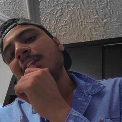 Profile Picture of Carlos Barcenas (@carlosbaarcee) on Twitter