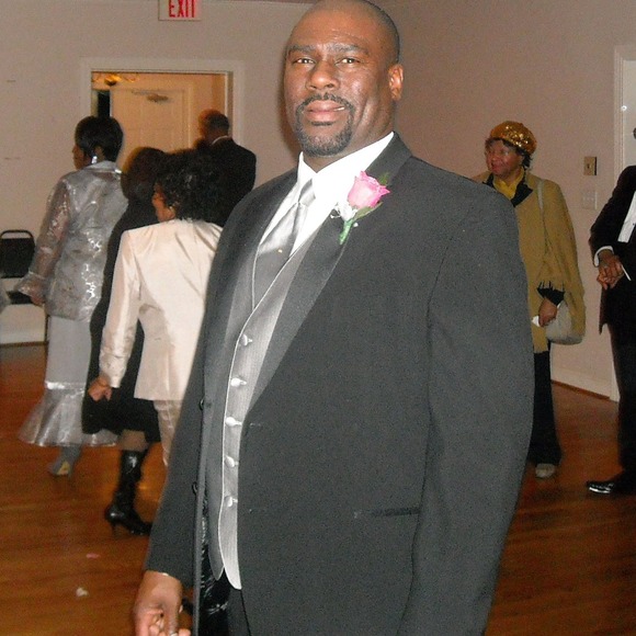 Profile Picture of Paul Moore (@paulmoore280) on Poshmark