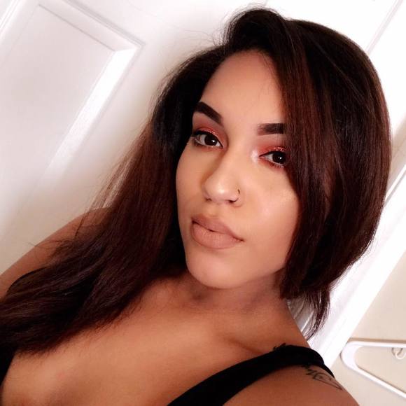 Profile Picture of Chantal Remillard (@chantal256) on Poshmark