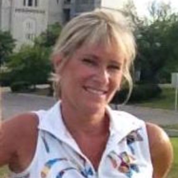 Profile Picture of Toni Snedecor (@snedsthreads) on Poshmark