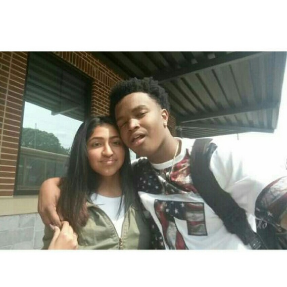 Profile Picture of Aisha Sanchez (@wavxy) on Poshmark