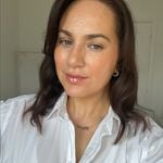 Profile Picture of Violet (@glowwithpia_) on Instagram