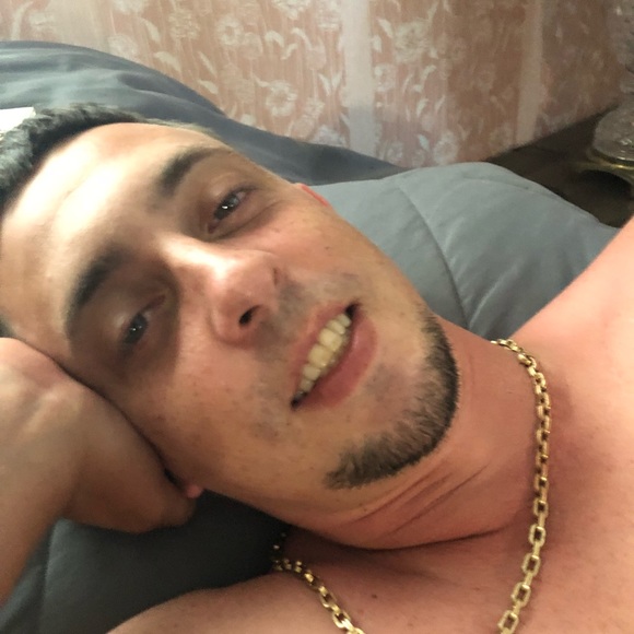 Profile Picture of Mark Zeltser (@markusgz) on Poshmark