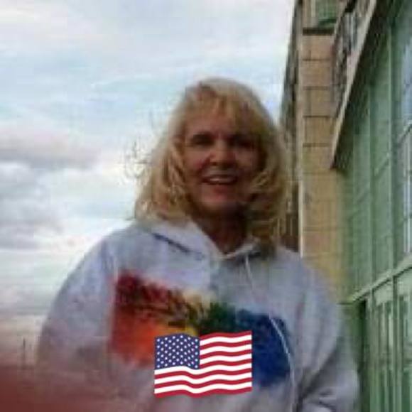 Janet Grasso - Poshmark Profile Picture of Janet Grasso (@jcjetson10) on Poshmark